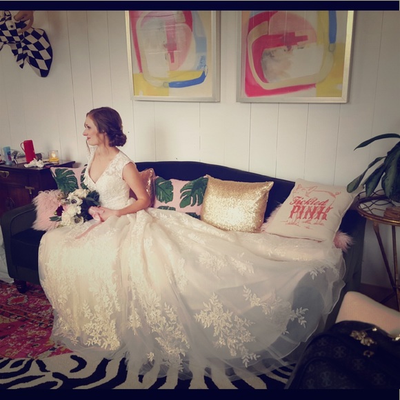 Meet your Posher, McKenzie - Picture 1 of 1